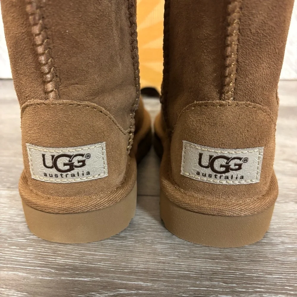 UGG Australia | Classic Sheepskin Boots In Chestnut Size 7 NEW Toddler Kids